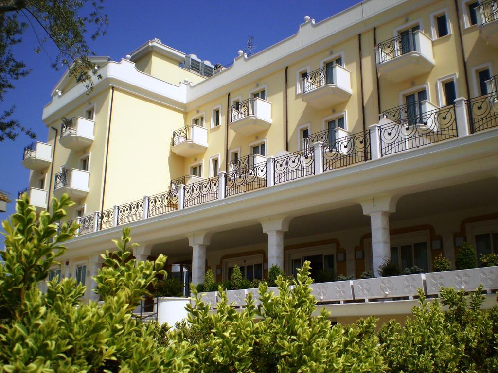 Hotel Concorde Sant'Egidio alla Vibrata Eksteriør billede
