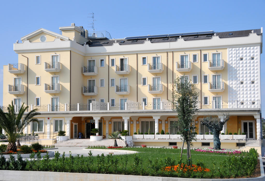 Hotel Concorde Sant'Egidio alla Vibrata Eksteriør billede
