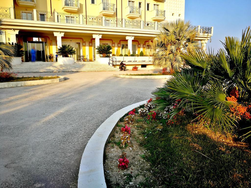 Hotel Concorde Sant'Egidio alla Vibrata Eksteriør billede