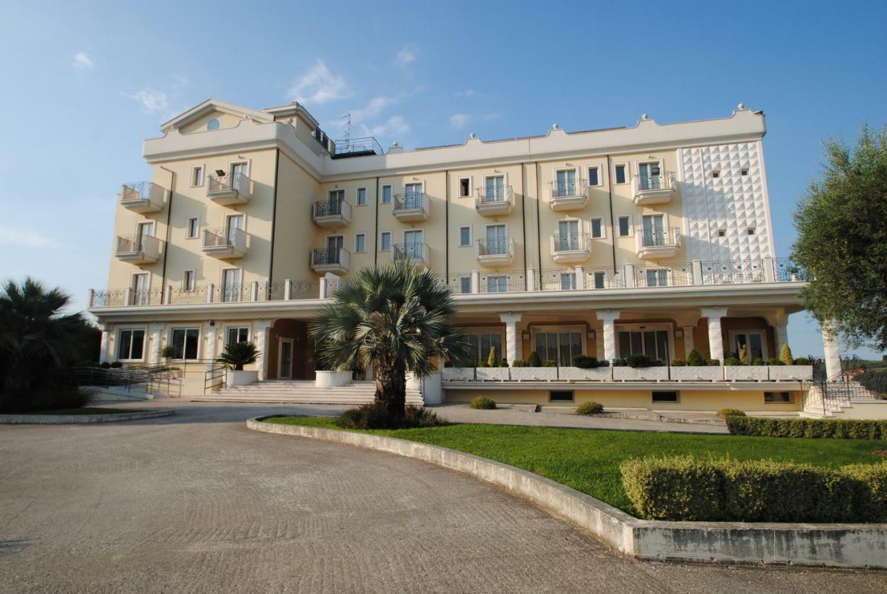 Hotel Concorde Sant'Egidio alla Vibrata Eksteriør billede
